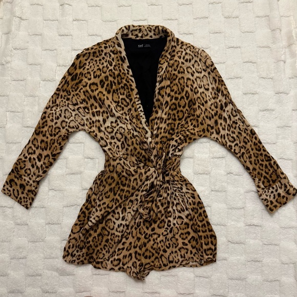 Zara TRF Leopard Print Long Sleeve Wrap Romper, 100% Viscose, Size X-Small - Picture 2 of 8
